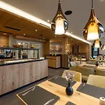Andrea Hotel